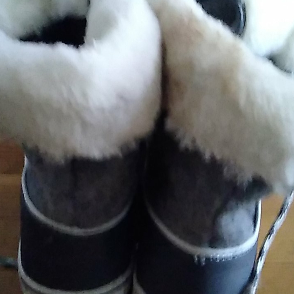 Boots - Picture 3 of 4